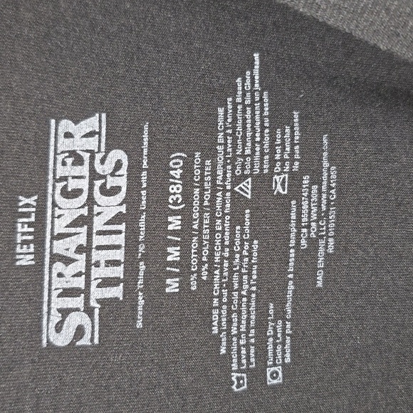 Netflix Stranger Things Hellfire Club Short Sleeve Tee Shirt Men's Size Medium - Picture 4 of 5